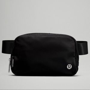 NWT Lululemon Everywhere Belt Bag in Black